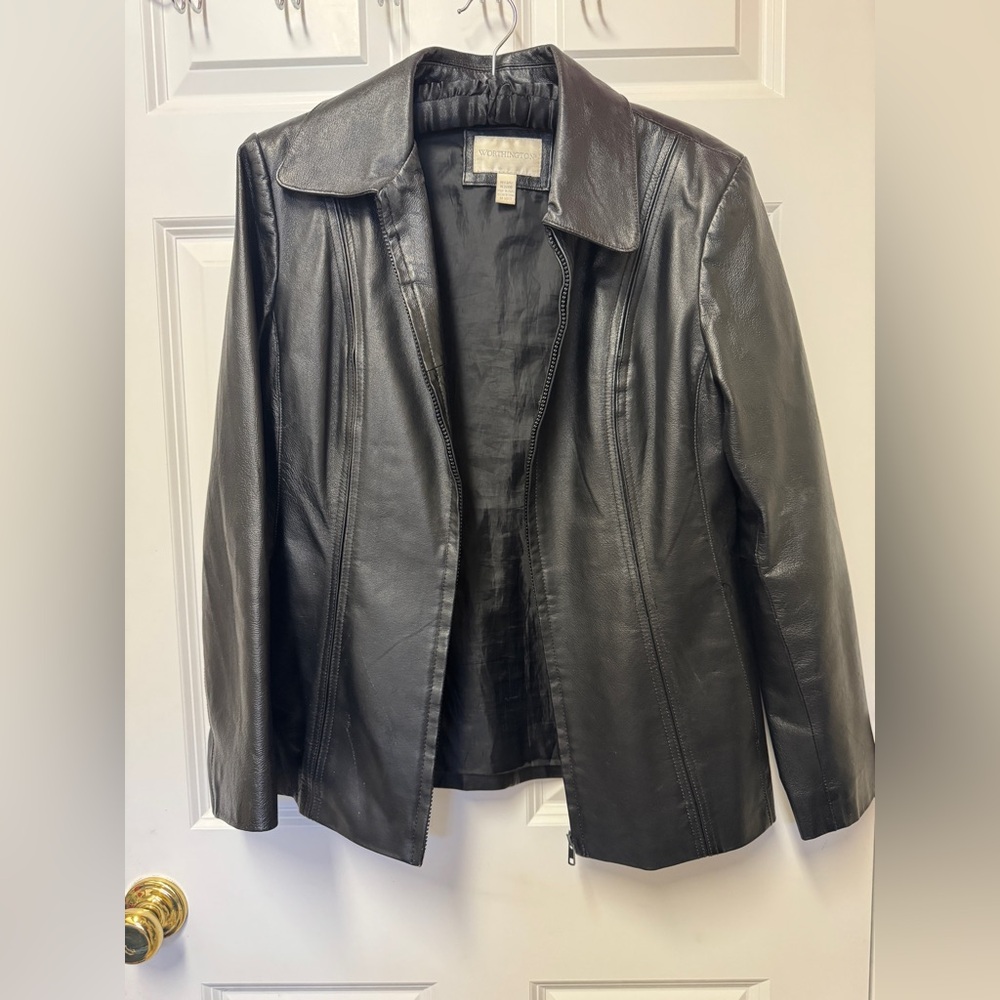 Preowned Worthington genuine leather jacket black women’s size medium
